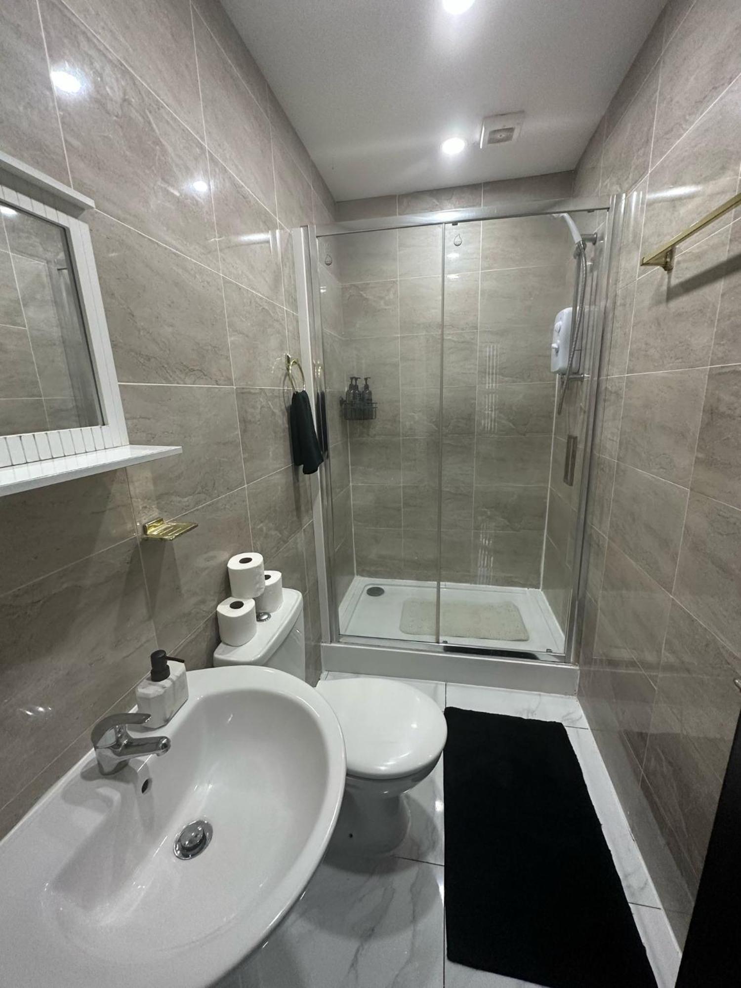 2 Bedroom Flat With Hot Tub Кардіфф Екстер'єр фото